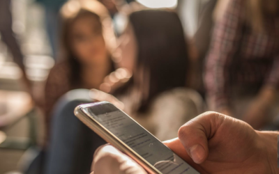 Kitiltják a telefonokat az iskolákból