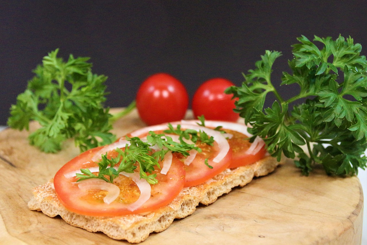 tomato-5387872_1280