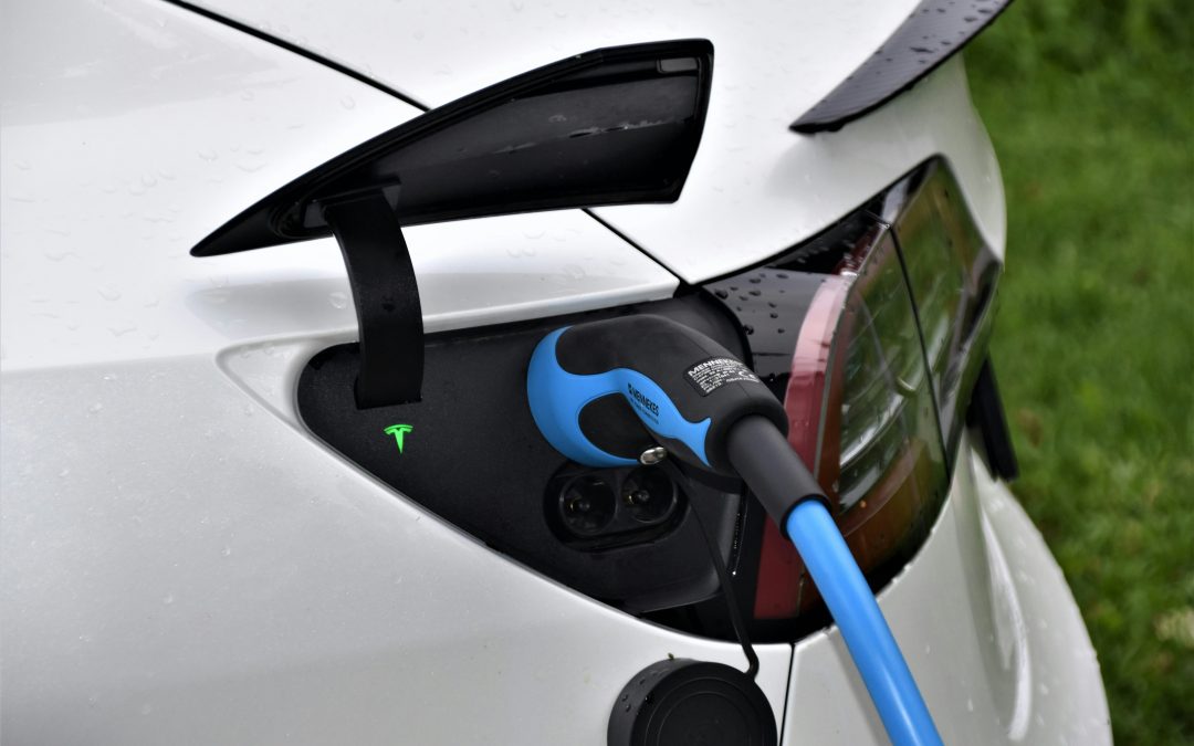 Az elektromos autók térnyerése: Miért válik egyre népszerűbbé az e-mobilitás?